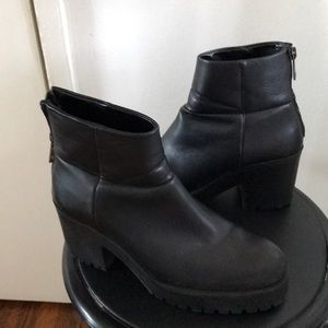 Zara Rubber Soul Black Chunky Booties; Lug Sole
